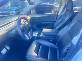 Tesla Model Y 2022 AWD Performance 4dr Crossover
