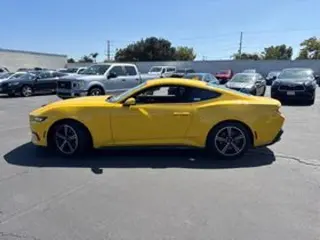 Ford Mustang 2024 EcoBoost 2dr Fastback