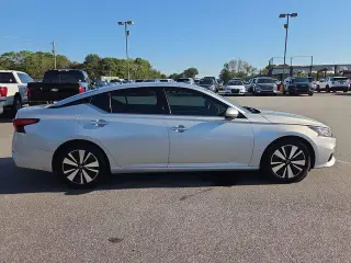 Nissan Altima 2019 2.5 SV 4dr Sedán
