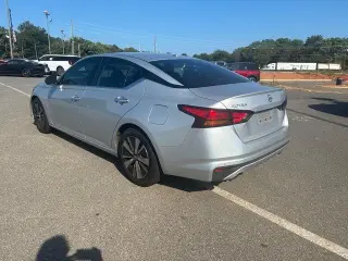 Nissan Altima 2019 2.5 SV 4dr Sedán