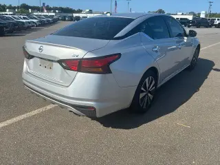 Nissan Altima 2019 2.5 SV 4dr Sedán