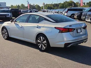 Nissan Altima 2019 2.5 SV 4dr Sedán