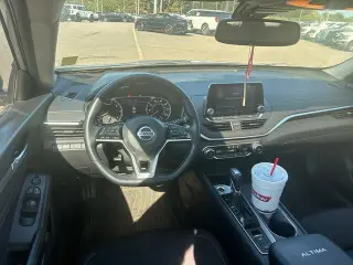 Nissan Altima 2019 2.5 SV 4dr Sedán