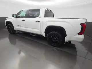 Toyota Tundra 2024 4x4 SR5 4dr CrewMax Cab Pickup SB