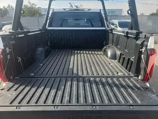 Toyota Tundra 2022 4x2 SR 4p Puerta Máxima Cabina Tripla Camioneta SB