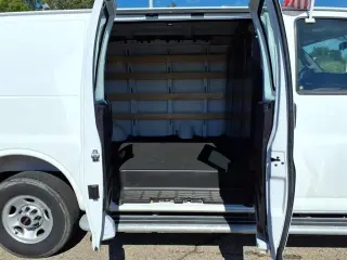 GMC Savana 2025 2500 3dr Camioneta de Carga