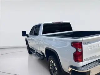 Chevrolet Silverado 2500HD 2023 4x4 LT 4p Cabina de Tripulante SB