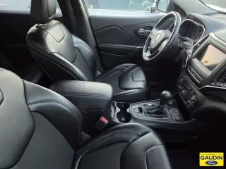 Jeep Cherokee 2019 4x4 Latitude Plus 4p SUV