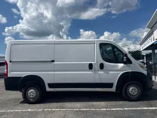 Ram ProMaster 2025 Tradesman 2500 136 WB 3dr Low Roof Cargo Van sin asiento de pasajero