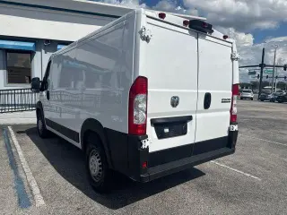 Ram ProMaster 2025 Tradesman 2500 136 WB 3dr Low Roof Cargo Van sin asiento de pasajero