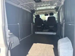 Ram ProMaster 2025 Tradesman 2500 136 WB 3dr Low Roof Cargo Van sin asiento de pasajero