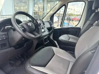 Ram ProMaster 2025 Tradesman 2500 136 WB 3dr Low Roof Cargo Van sin asiento de pasajero