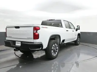 Chevrolet Silverado 2500HD 2022 4x4 Custom 4dr Crew Cab SB