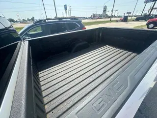 GMC Sierra 1500 2024 4x4 Pro 2dr Cabina Regular 8 ft. PB
