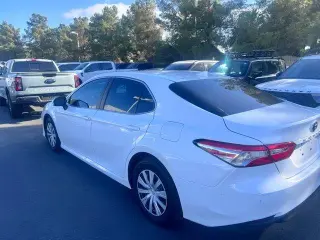 Toyota Camry Híbrido 2020 LE 4dr Sedán