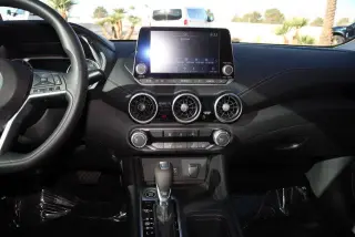 Nissan Sentra 2023 SV 4dr Sedán