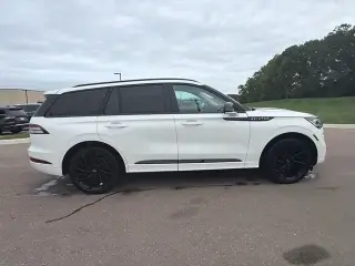 Lincoln Aviator 2023 AWD Reserve 4p SUV