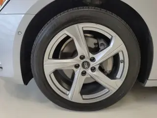 Audi A6 2024 AWD quattro Premium Plus 45 TFSI 4dr Sedán