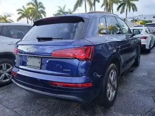 Audi Q5 2025 AWD quattro Premium 40 TFSI 4dr SUV