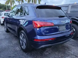 Audi Q5 2025 AWD quattro Premium 40 TFSI 4dr SUV
