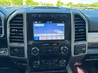 Ford F-250 Super Duty 2019 4x4 Lariat 4puertas Cabina Crew 6.8 pies. SB Pickup