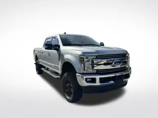 Ford F-250 Super Duty 2019 4x4 Lariat 4puertas Cabina Crew 6.8 pies. SB Pickup