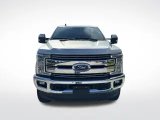 Ford F-250 Super Duty 2019 4x4 Lariat 4puertas Cabina Crew 6.8 pies. SB Pickup