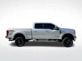 Ford F-250 Super Duty 2019 4x4 Lariat 4puertas Cabina Crew 6.8 pies. SB Pickup