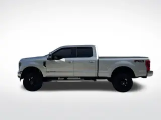 Ford F-250 Super Duty 2019 4x4 Lariat 4puertas Cabina Crew 6.8 pies. SB Pickup