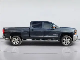 Chevrolet Silverado 2500HD 2017 4x4 LTZ 4dr Crew Cab SB
