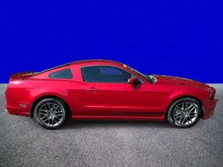 Ford Mustang 2013 V6 Premium 2d Fastback