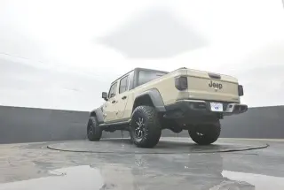 Jeep Gladiator 2020 4x4 Sport Altitude 4dr Crew Cab 5.0 ft. SB