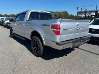 Ford F-150 2011 4x4 Lariat 4p SuperCrew Estilo lateral 5.5 pies SB