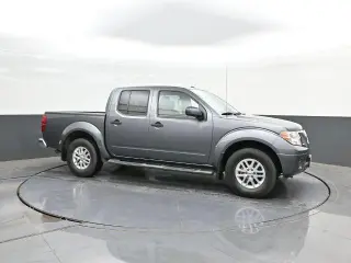 Nissan Frontier 2018 4x4 SV 4p Cab de tripulación 5 ft. SB 6M