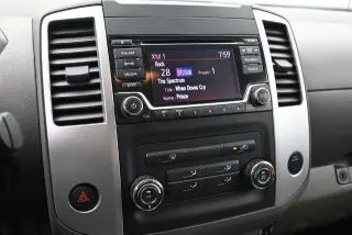 Nissan Frontier 2018 4x4 SV 4p Cab de tripulación 5 ft. SB 6M
