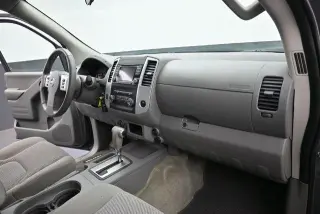 Nissan Frontier 2018 4x4 SV 4p Cab de tripulación 5 ft. SB 6M