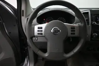 Nissan Frontier 2018 4x4 SV 4p Cab de tripulación 5 ft. SB 6M