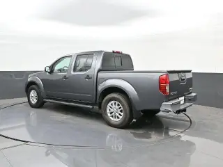 Nissan Frontier 2018 4x4 SV 4p Cab de tripulación 5 ft. SB 6M