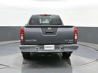 Nissan Frontier 2018 4x4 SV 4p Cab de tripulación 5 ft. SB 6M