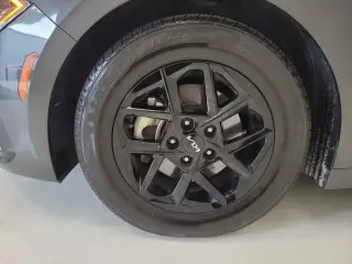 Kia K5 2025 LXS 4dr SedÃn