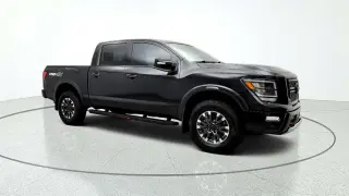 Nissan Titan 2024 4x4 Platinum Reserve 4dr Crew Cab 5.6 ft. SB