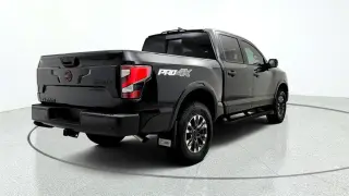 Nissan Titan 2024 4x4 Platinum Reserve 4dr Crew Cab 5.6 ft. SB