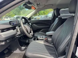 Ford Mustang Mach-E 2023 AWD Select 4dr SUV