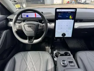 Ford Mustang Mach-E 2023 AWD Select 4dr SUV