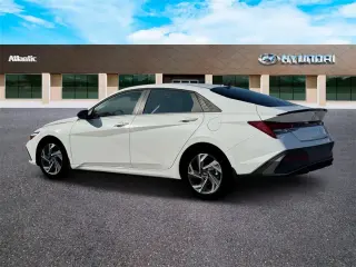 Hyundai ELANTRA Híbrido 2025 SEL Sport 4dr Sedán