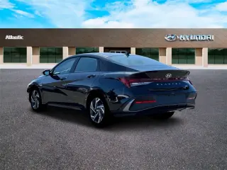 Hyundai ELANTRA Híbrido 2025 SEL Sport Sedán 4 puertas