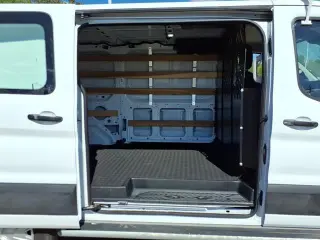 Ford Transit 2025 250 3dr SWB Tech Roof Cargo Van