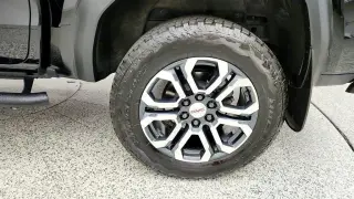 GMC Canyon 2024 4x4 AT4 4dr Crew Cab 5 ft. SB