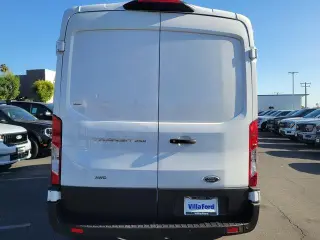 Ford Transit 2023 AWD 250 3dr SWB Techo Medio Furgón de Carga