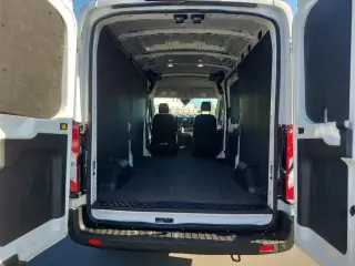 Ford Transit 2023 AWD 250 3dr SWB Techo Medio Furgón de Carga